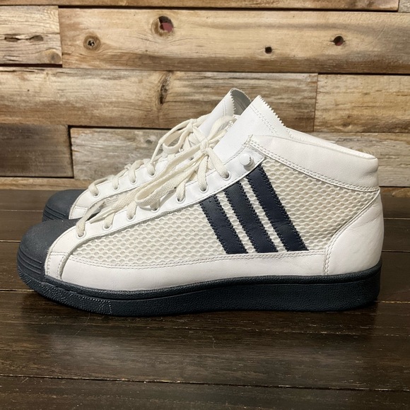 Adidas Y-3 Yohji Pro sneakers in white leather and mesh with black accents. - Picture 2 of 6